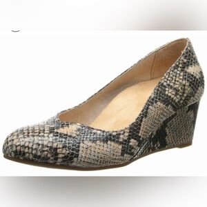 Vionic Women’s Antonia Tan/Gray Natural Snakeskin Wedge Pumps Size 8